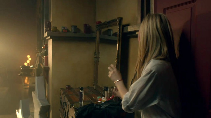 Avril Lavigne - What The Hell_youtube_original 0651