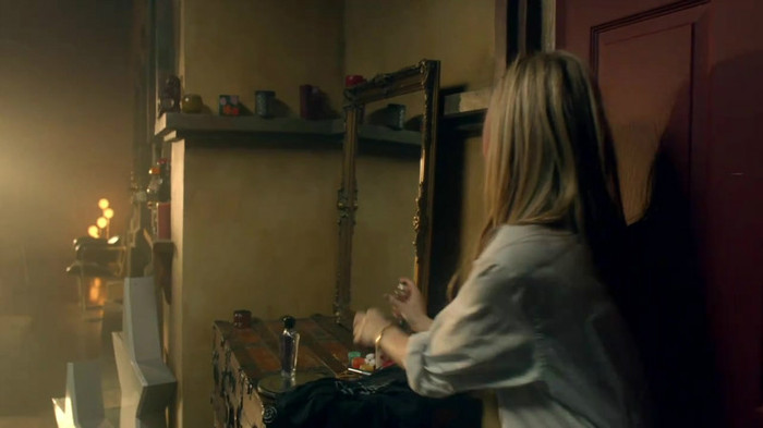 Avril Lavigne - What The Hell_youtube_original 0653