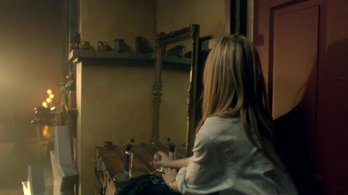 Avril Lavigne - What The Hell_youtube_original 0659