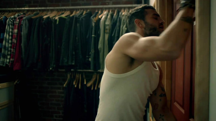 Avril Lavigne - What The Hell_youtube_original 0666