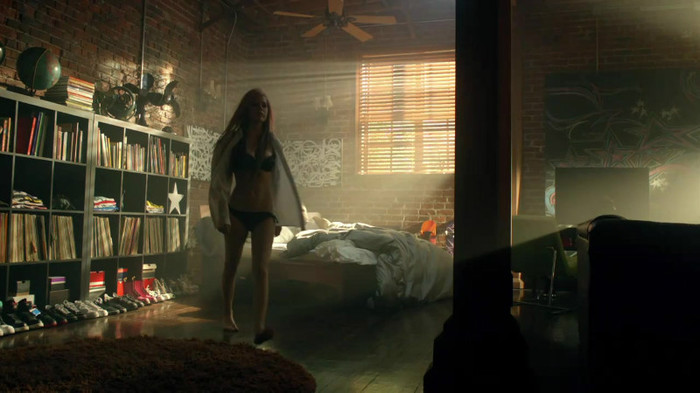 Avril Lavigne - What The Hell_youtube_original 0458