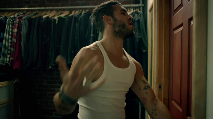 Avril Lavigne - What The Hell_youtube_original 0676