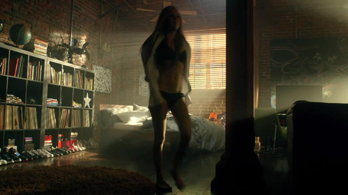 Avril Lavigne - What The Hell_youtube_original 0470