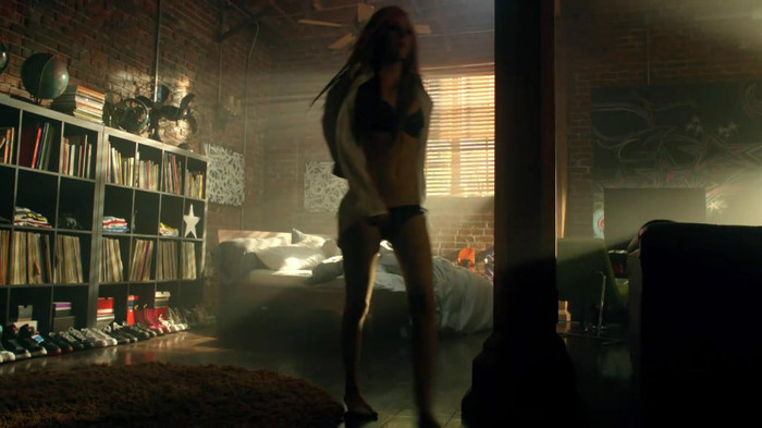 Avril Lavigne - What The Hell_youtube_original 0471