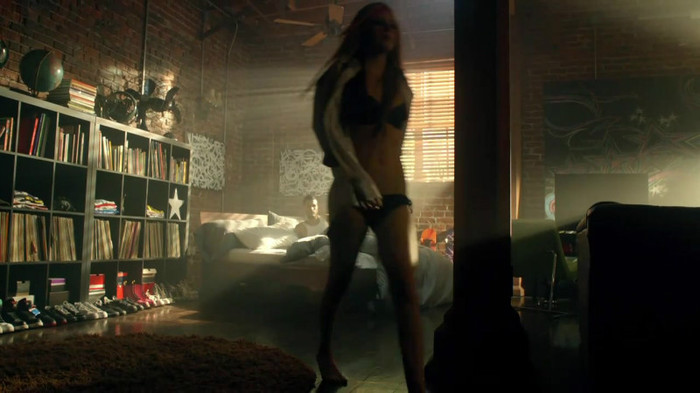 Avril Lavigne - What The Hell_youtube_original 0472