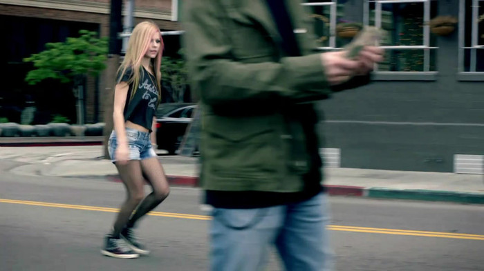 Avril Lavigne - What The Hell_youtube_original 0692