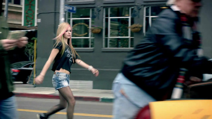 Avril Lavigne - What The Hell_youtube_original 0701