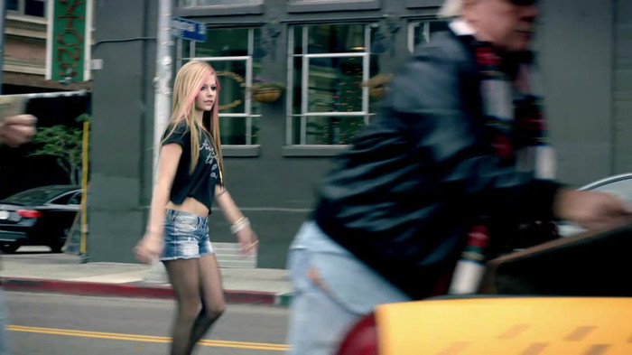 Avril Lavigne - What The Hell_youtube_original 0702