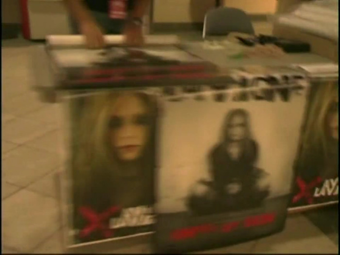 Bonez Tour Documentary [HD] Part2 - Avril Lavigne 0502 - Avril - Lavigne - 2008 - Bonez - Tour - Documentary - oo2