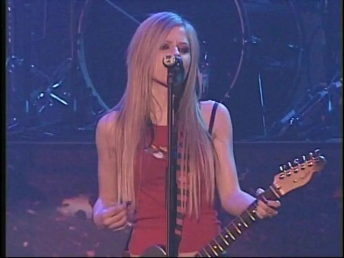 Bonez Tour Documentary [HD] Part2 - Avril Lavigne 1005