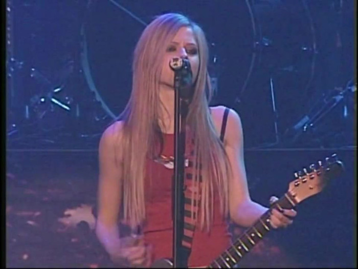 Bonez Tour Documentary [HD] Part2 - Avril Lavigne 1007