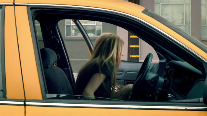 Avril Lavigne - What The Hell_youtube_original 0714