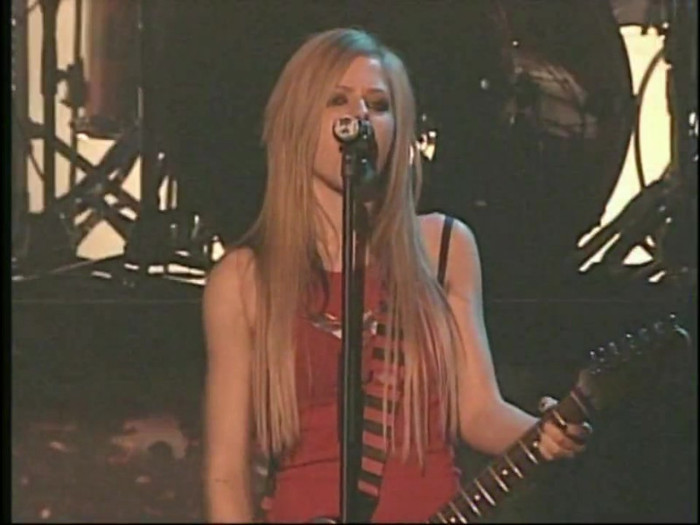 Bonez Tour Documentary [HD] Part2 - Avril Lavigne 1011 - Avril - Lavigne - 2008 - Bonez - Tour - Documentary - oo3