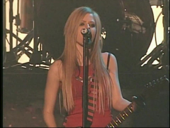 Bonez Tour Documentary [HD] Part2 - Avril Lavigne 1013