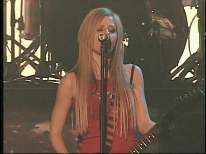 Bonez Tour Documentary [HD] Part2 - Avril Lavigne 1014 - Avril - Lavigne - 2008 - Bonez - Tour - Documentary - oo3