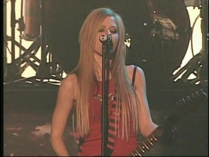 Bonez Tour Documentary [HD] Part2 - Avril Lavigne 1014