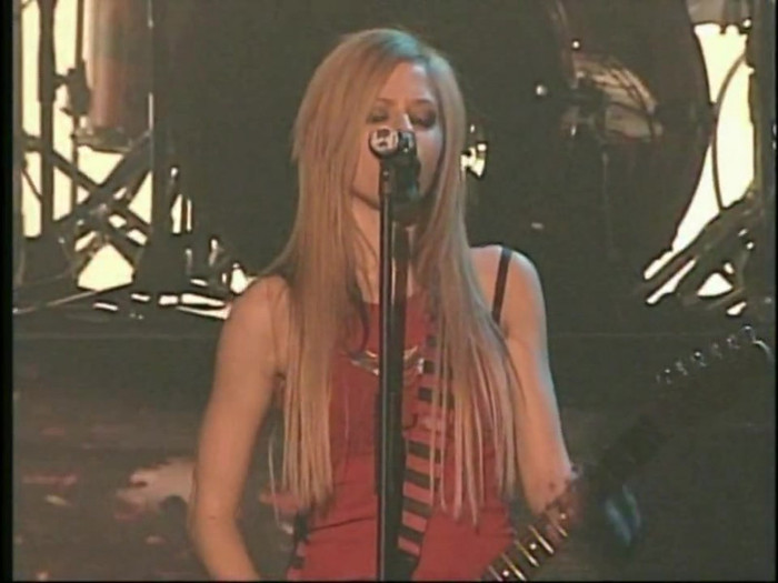 Bonez Tour Documentary [HD] Part2 - Avril Lavigne 1015 - Avril - Lavigne - 2008 - Bonez - Tour - Documentary - oo3