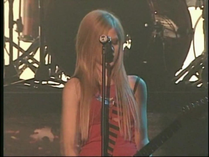 Bonez Tour Documentary [HD] Part2 - Avril Lavigne 1018 - Avril - Lavigne - 2008 - Bonez - Tour - Documentary - oo3