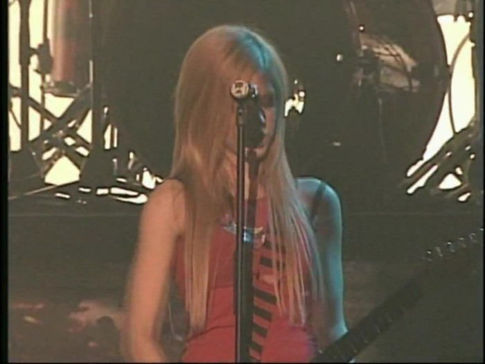Bonez Tour Documentary [HD] Part2 - Avril Lavigne 1019