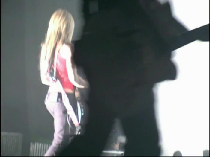Bonez Tour Documentary [HD] Part2 - Avril Lavigne 0536