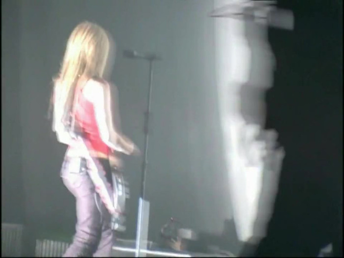Bonez Tour Documentary [HD] Part2 - Avril Lavigne 0544