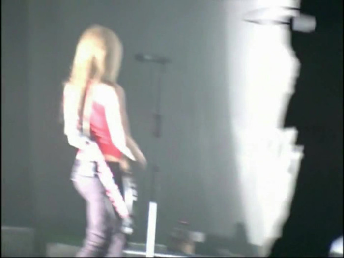 Bonez Tour Documentary [HD] Part2 - Avril Lavigne 0545