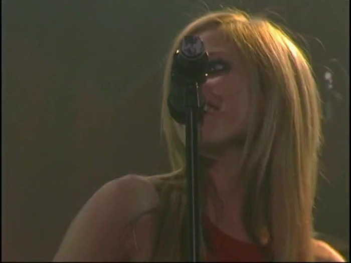 Bonez Tour Documentary [HD] Part2 - Avril Lavigne 2010