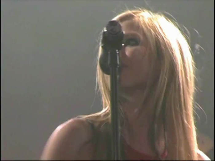 Bonez Tour Documentary [HD] Part2 - Avril Lavigne 2014 - Avril - Lavigne - 2008 - Bonez - Tour - Documentary - oo5