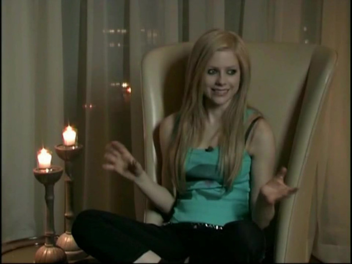 Bonez Tour Documentary [HD] Part2 - Avril Lavigne 0071