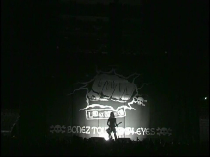 Bonez Tour Documentary [HD] Part2 - Avril Lavigne 0553