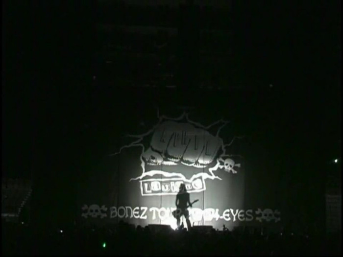 Bonez Tour Documentary [HD] Part2 - Avril Lavigne 0557