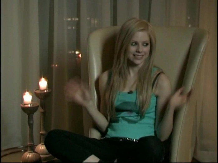 Bonez Tour Documentary [HD] Part2 - Avril Lavigne 0078