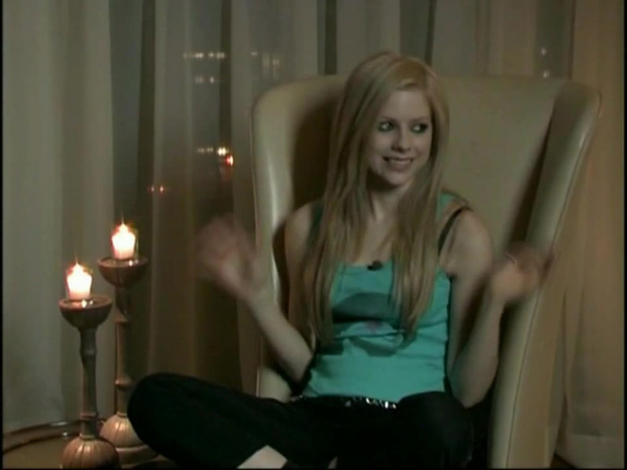Bonez Tour Documentary [HD] Part2 - Avril Lavigne 0079