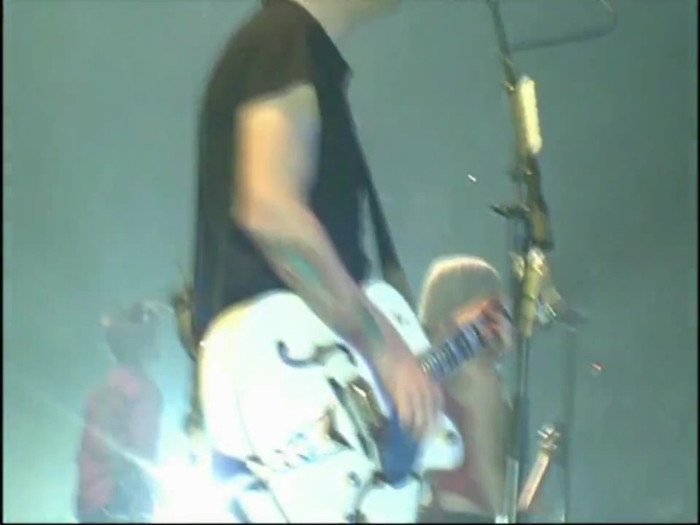 Bonez Tour Documentary [HD] Part2 - Avril Lavigne 1046