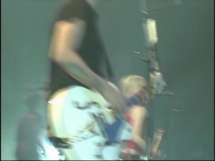 Bonez Tour Documentary [HD] Part2 - Avril Lavigne 1047