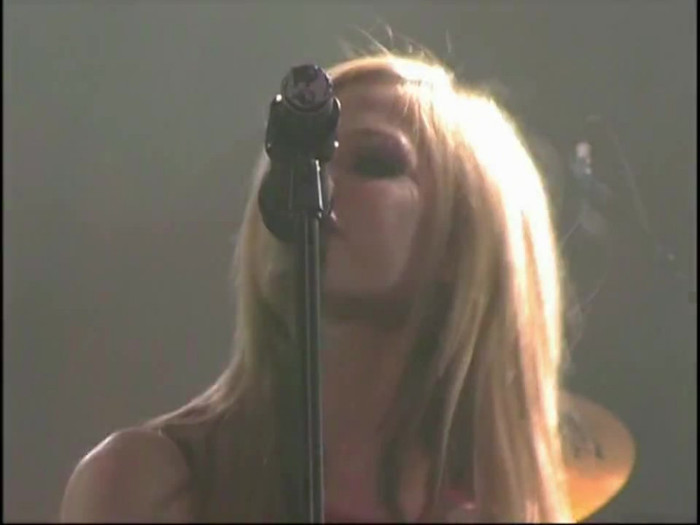 Bonez Tour Documentary [HD] Part2 - Avril Lavigne 2034