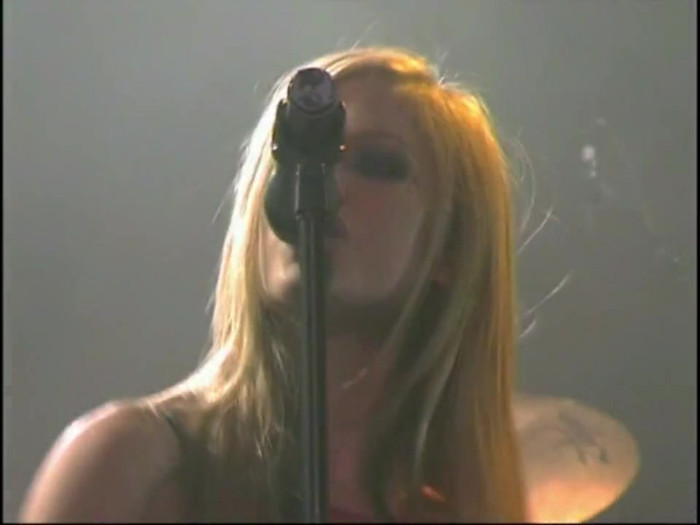 Bonez Tour Documentary [HD] Part2 - Avril Lavigne 2037
