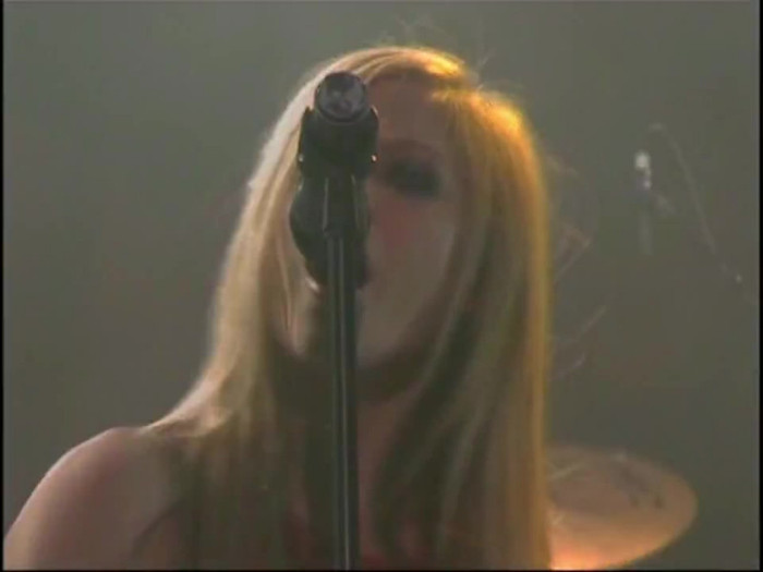 Bonez Tour Documentary [HD] Part2 - Avril Lavigne 2039
