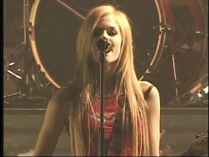 Bonez Tour Documentary [HD] Part2 - Avril Lavigne 1057