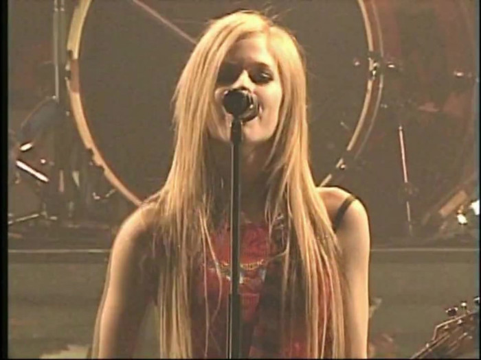 Bonez Tour Documentary [HD] Part2 - Avril Lavigne 1058