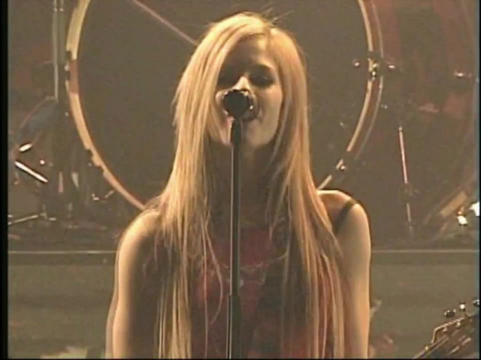 Bonez Tour Documentary [HD] Part2 - Avril Lavigne 1059