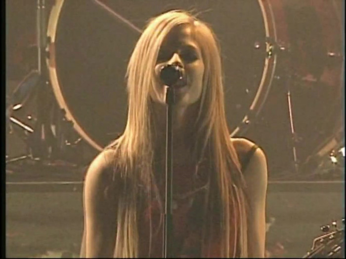 Bonez Tour Documentary [HD] Part2 - Avril Lavigne 1060