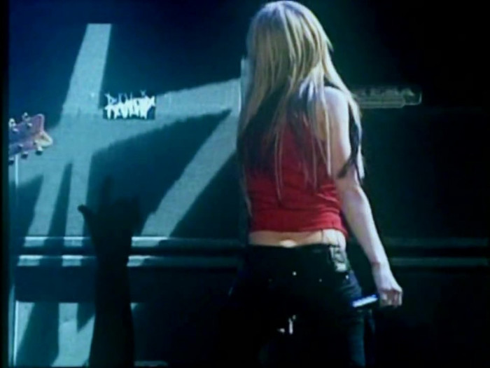 Bonez Tour Documentary [HD] Part2 - Avril Lavigne 2530