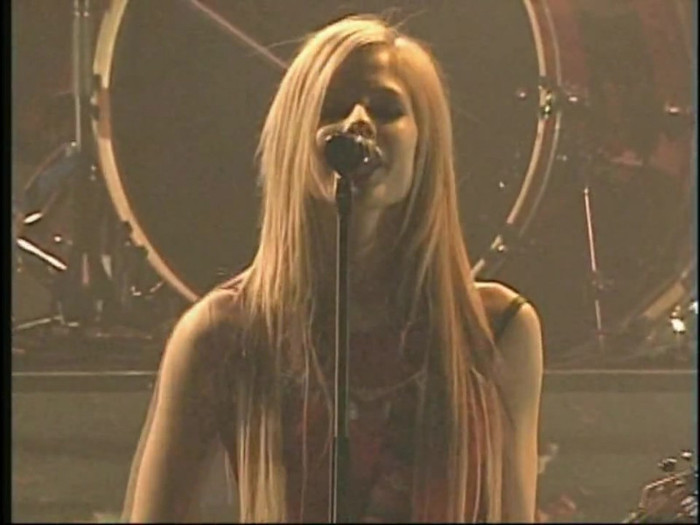 Bonez Tour Documentary [HD] Part2 - Avril Lavigne 1062 - Avril - Lavigne - 2008 - Bonez - Tour - Documentary - oo3