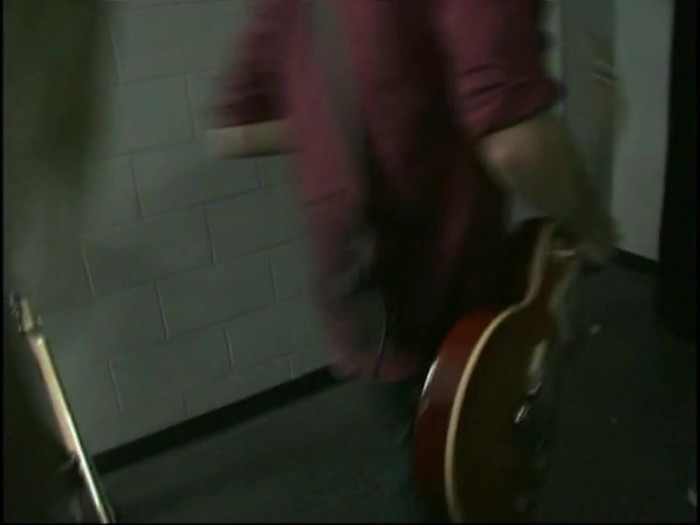 Bonez Tour Documentary [HD] Part2 - Avril Lavigne 0102 - Avril - Lavigne - 2008 - Bonez - Tour - Documentary - oo1