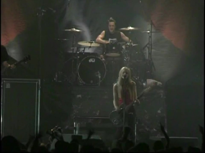 Bonez Tour Documentary [HD] Part2 - Avril Lavigne 2058 - Avril - Lavigne - 2008 - Bonez - Tour - Documentary - oo5