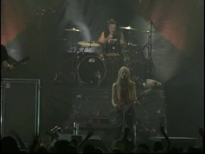 Bonez Tour Documentary [HD] Part2 - Avril Lavigne 2060