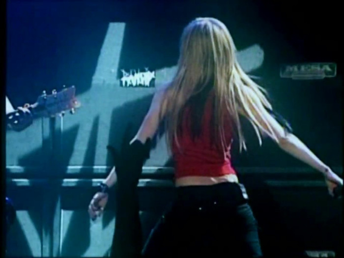 Bonez Tour Documentary [HD] Part2 - Avril Lavigne 2538