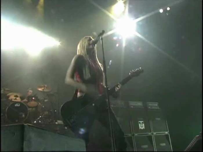 Bonez Tour Documentary [HD] Part2 - Avril Lavigne 1071