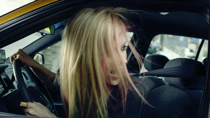 Avril Lavigne - What The Hell_youtube_original 0745